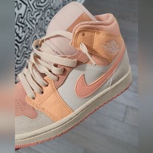 Jordan Women's Peach Sneakers